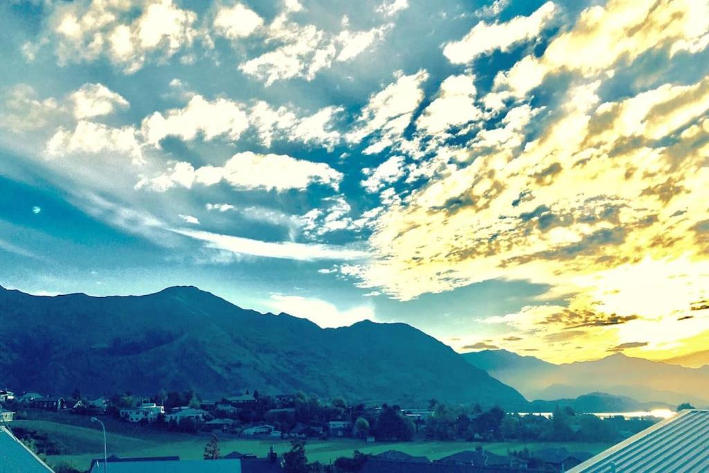 Stunning Bob Lee Place Villa Wanaka Exteriör bild